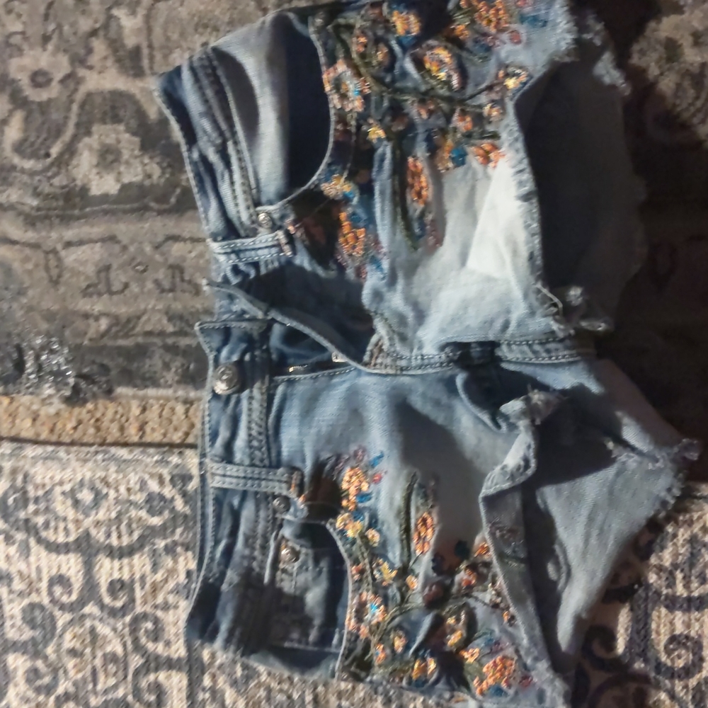 Grace denim embroidered shorts